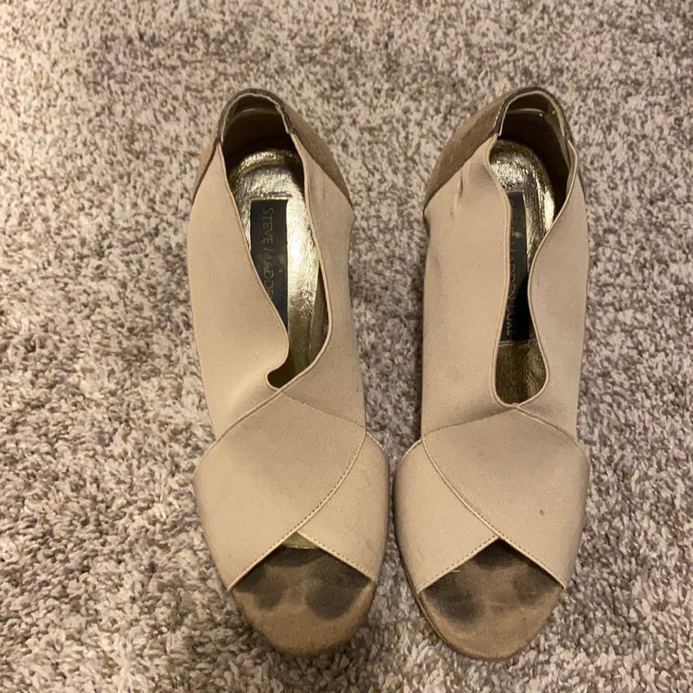 Steve Madden tan sandals